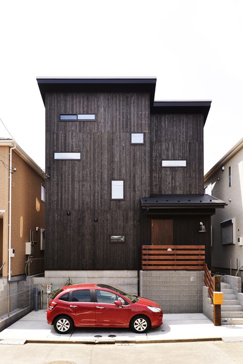 外壁に焼杉を使用した 造作たっぷりの家 藤沢市 無垢 自然素材の注文住宅の工務店 埼玉県川口市ライクスホーム
