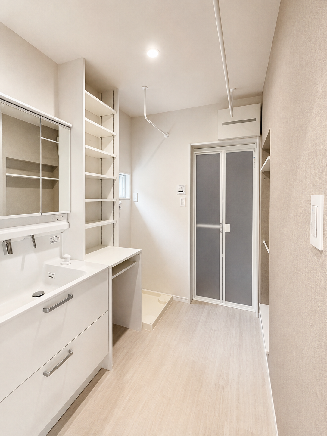 東京都板橋区　スカイバルコニーとIKEYAのこだわりのカップボードある狭小3階建住宅 木目天井が印象的な、造作収納のある明るい住まい　の周辺環境写真